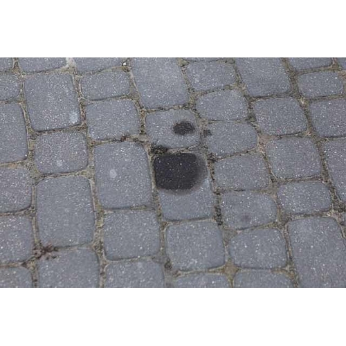 Reiniger LIQUI MOLY 3315 Öl-Fleck-Entferner Untergrund Boden Reinigung 400ml