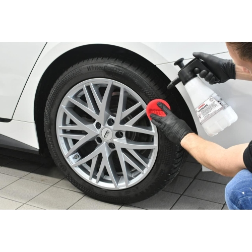 SONAX PROFILINE Reifenreiniger Glanz und Pflege f&uuml;r alle Reifentypen 02355000