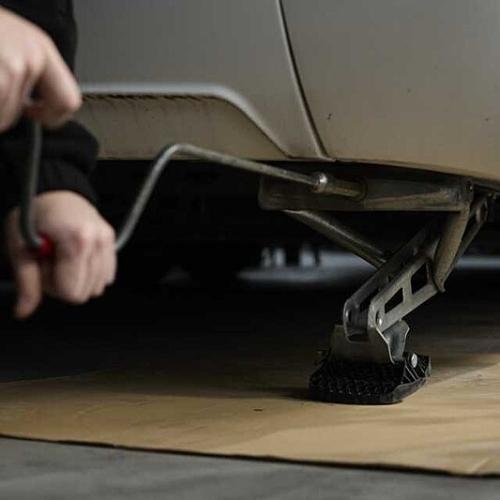 Camping Multispray Pflegespray und Schutzspray 200 ml 21813 Liqui Moly