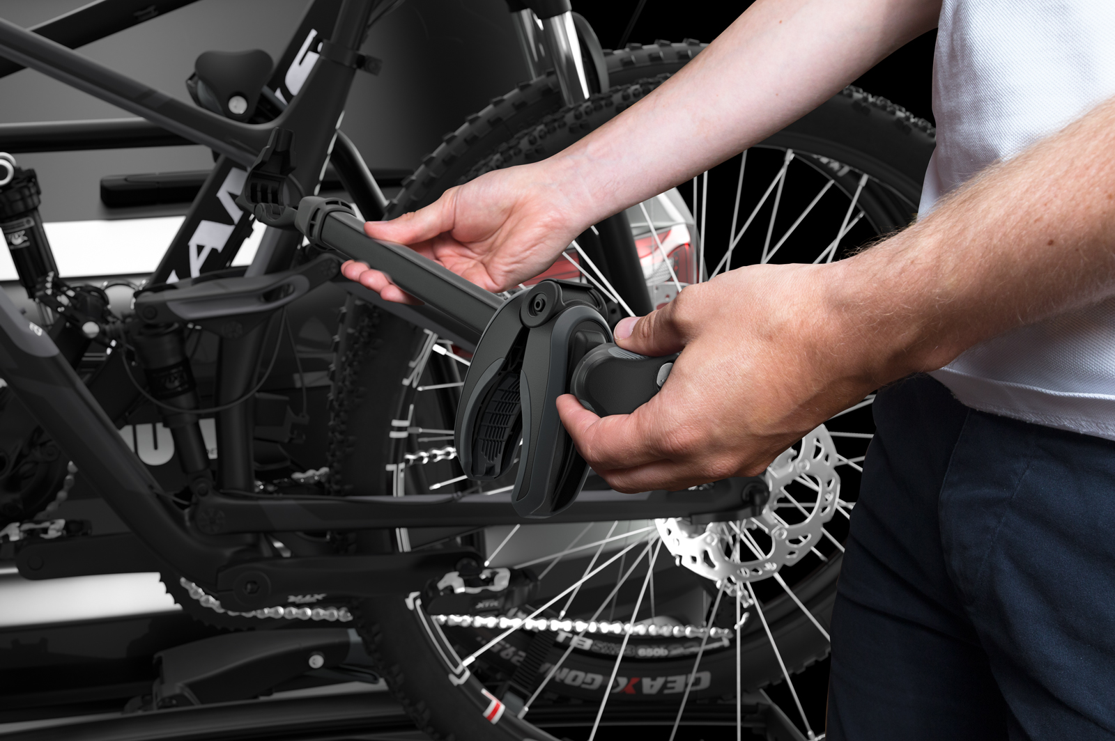 THULE 938 VeloSpace XT 2 BLACK - AHK Hecktr&auml;ger f&uuml;r 2 Fahrr&auml;der - 938001
