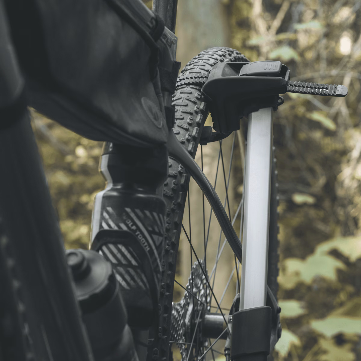 THULE 979 Epos - faltbarer Hecktr&auml;ger f&uuml;r 3 Fahrr&auml;der E-Bikes Fatbikes - 979100