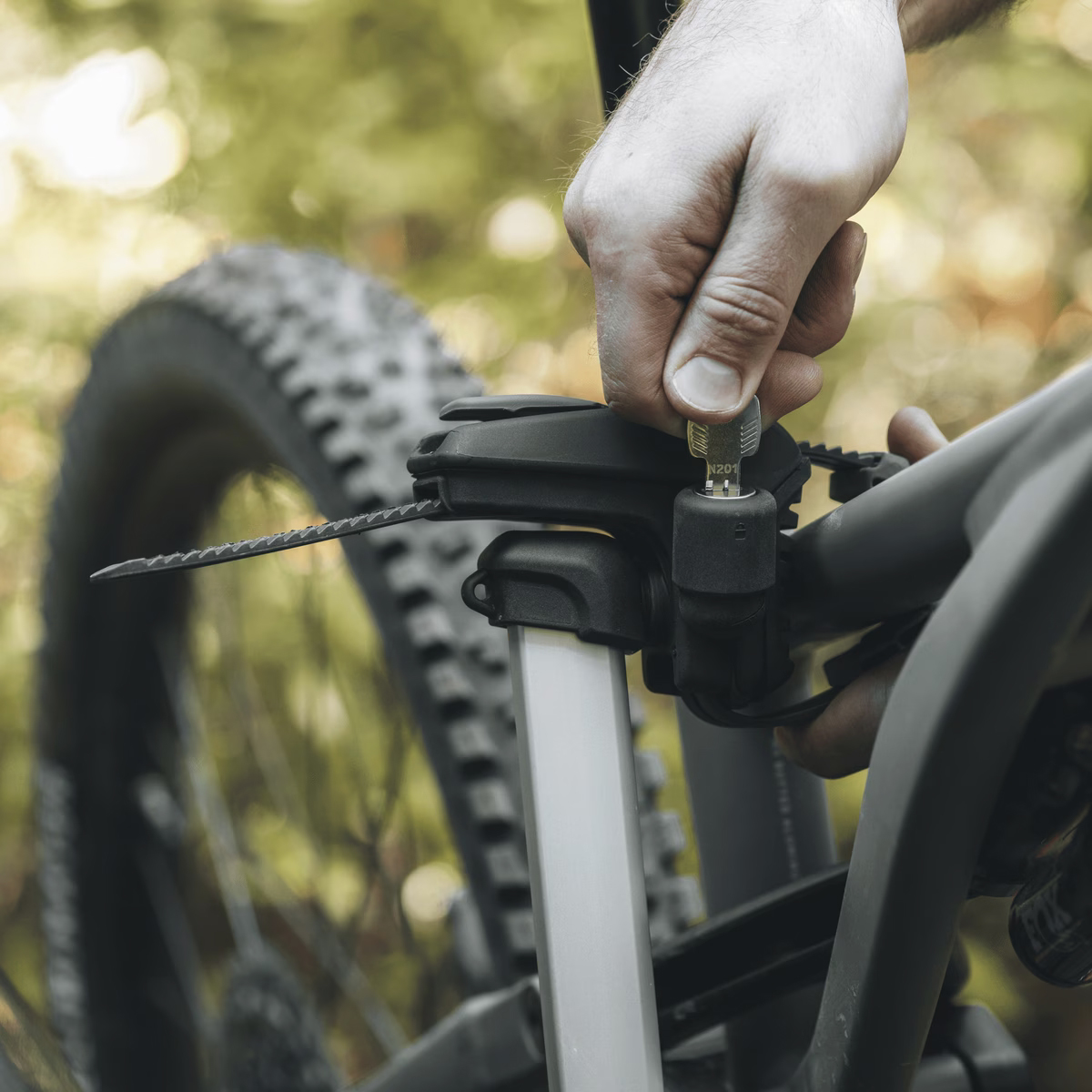 THULE 979 Epos - faltbarer Hecktr&auml;ger f&uuml;r 3 Fahrr&auml;der E-Bikes Fatbikes - 979100